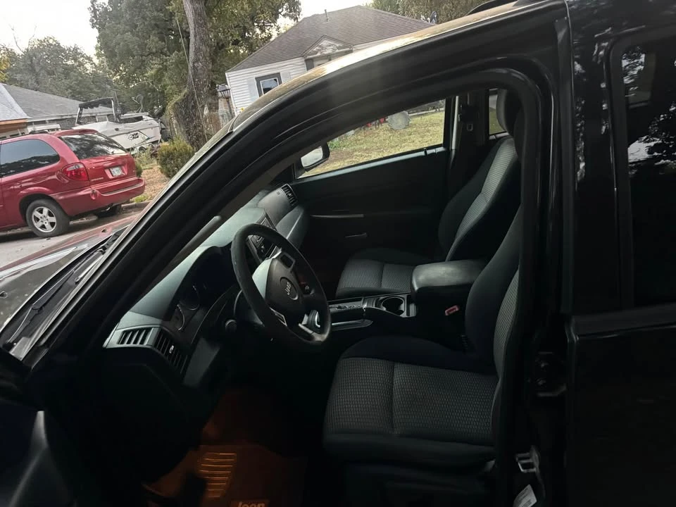 2010 Jeep Cherokee - Image 9 of 11