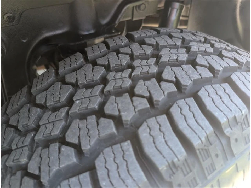 2010 Jeep Commander - Image 25 of 31