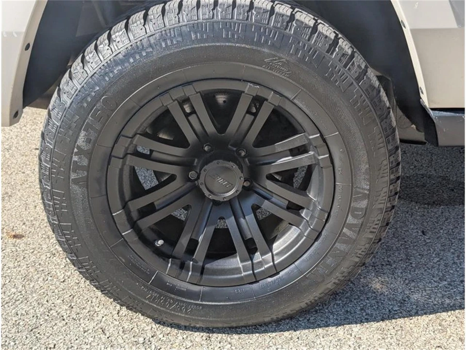 2010 Jeep Commander - Image 19 of 31