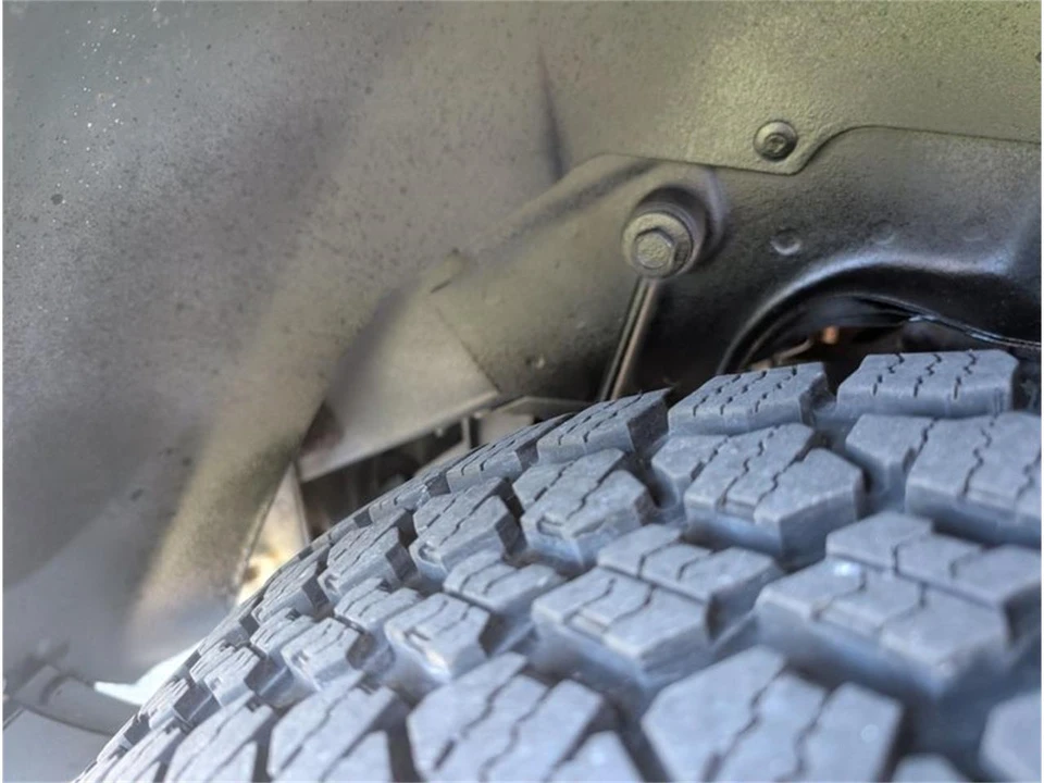 2010 Jeep Commander - Image 27 of 31