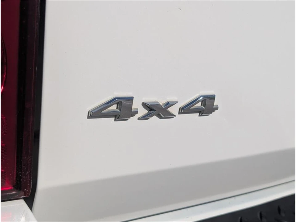 2010 Jeep Commander - Image 18 of 31