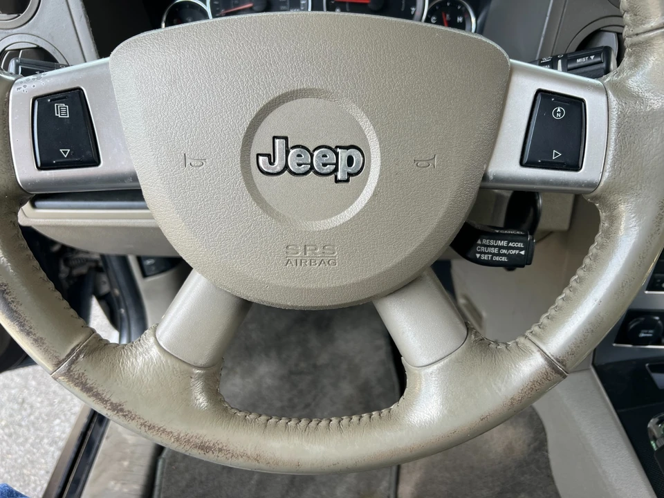 2010 Jeep Commander - Image 17 of 21