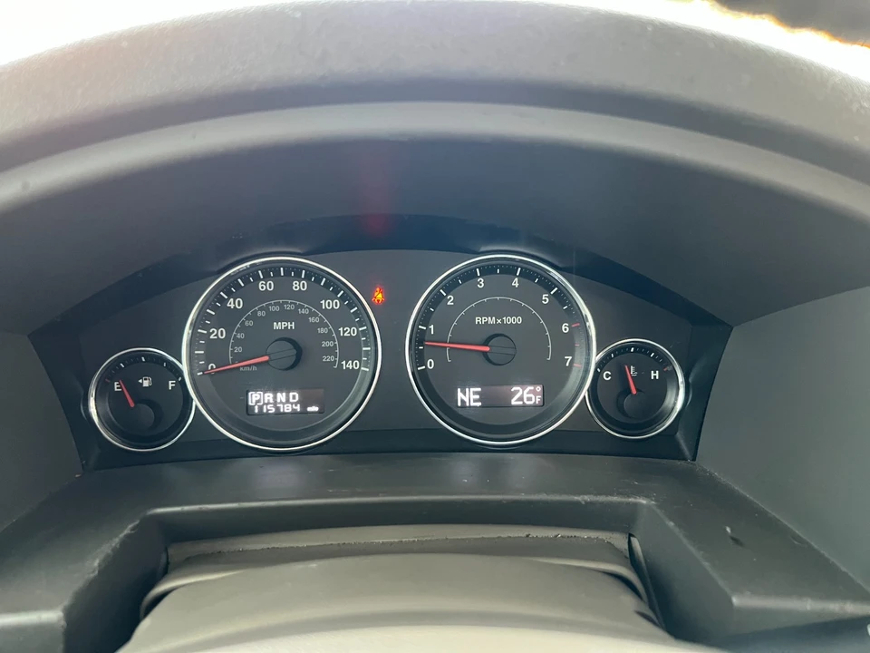 2010 Jeep Commander - Image 16 of 21