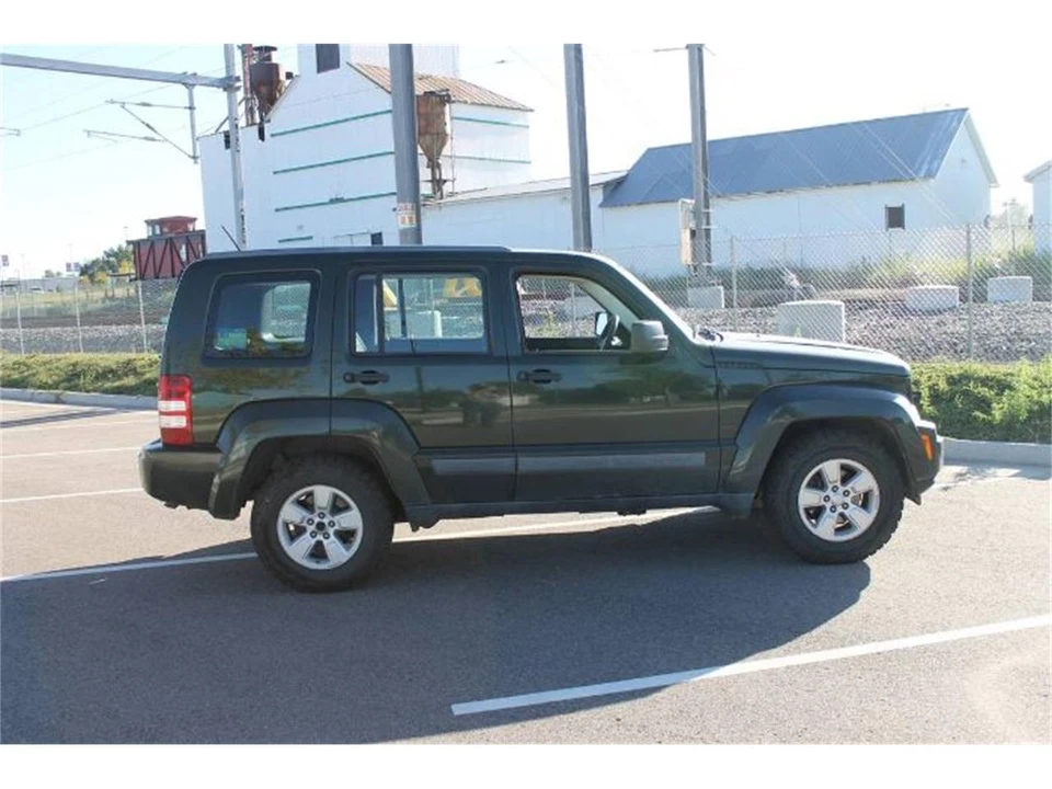 2010 Jeep KK Liberty - Image 17 of 19
