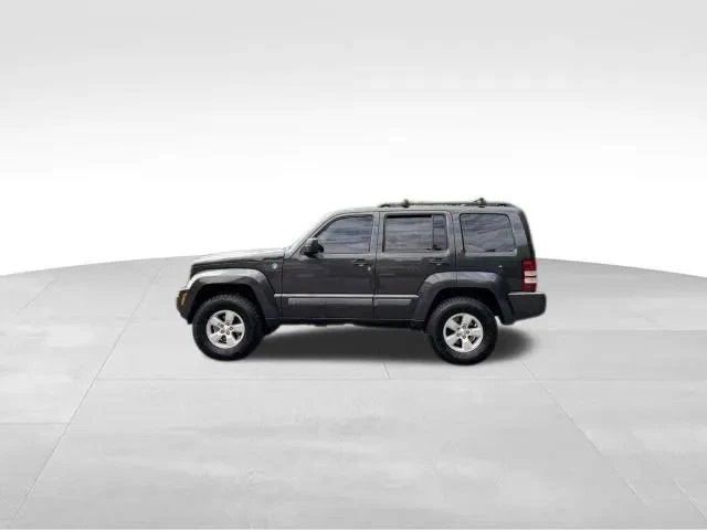 2010 Jeep KK Liberty - Image 2 of 12