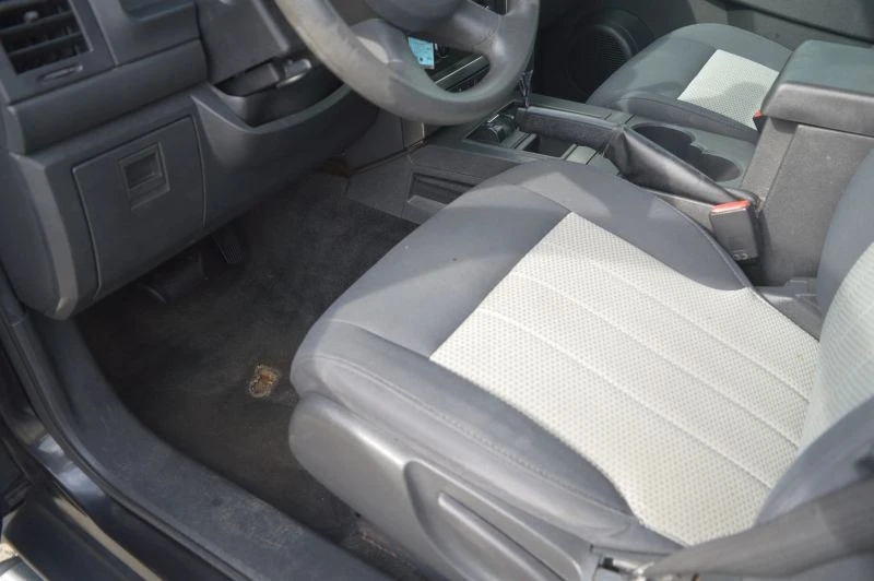 2010 Jeep KK Liberty - Image 11 of 12
