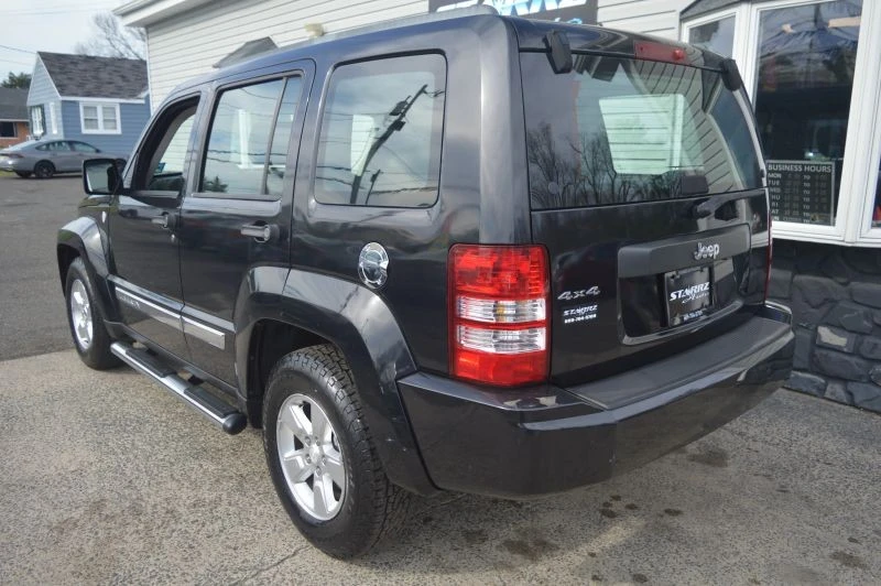2010 Jeep KK Liberty - Image 3 of 12