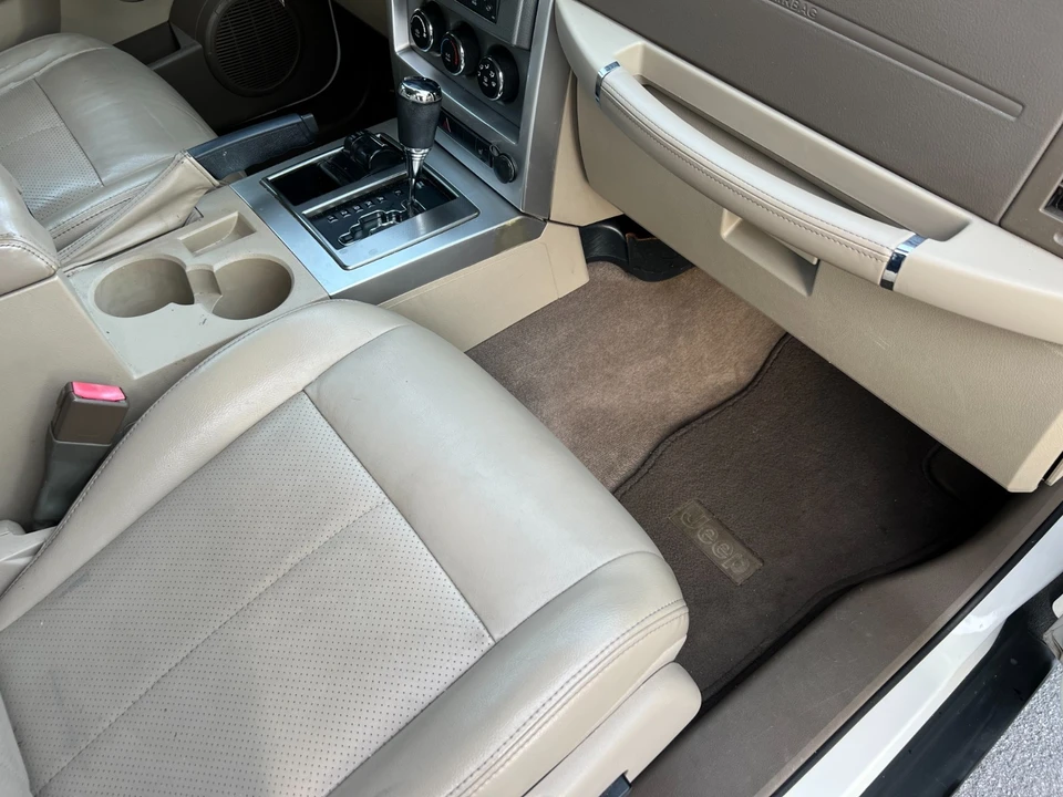 2010 Jeep KK Liberty - Image 15 of 21