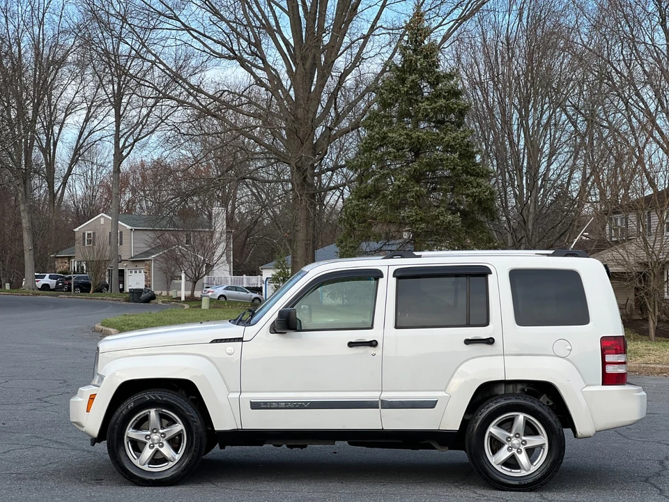 2010 Jeep KK Liberty - Image 3 of 21