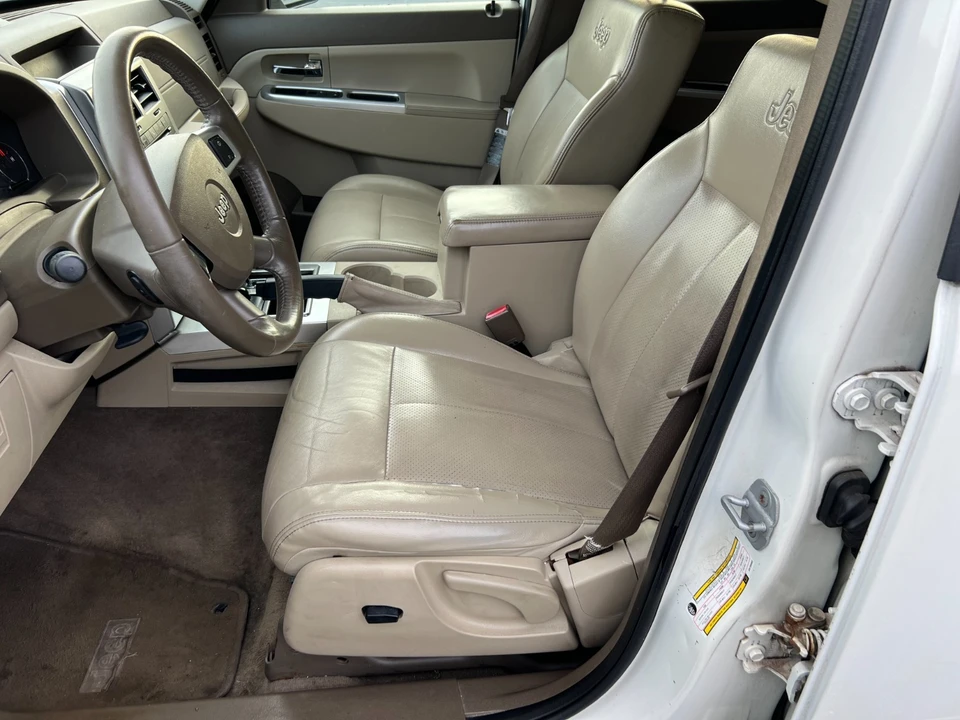 2010 Jeep KK Liberty - Image 11 of 21