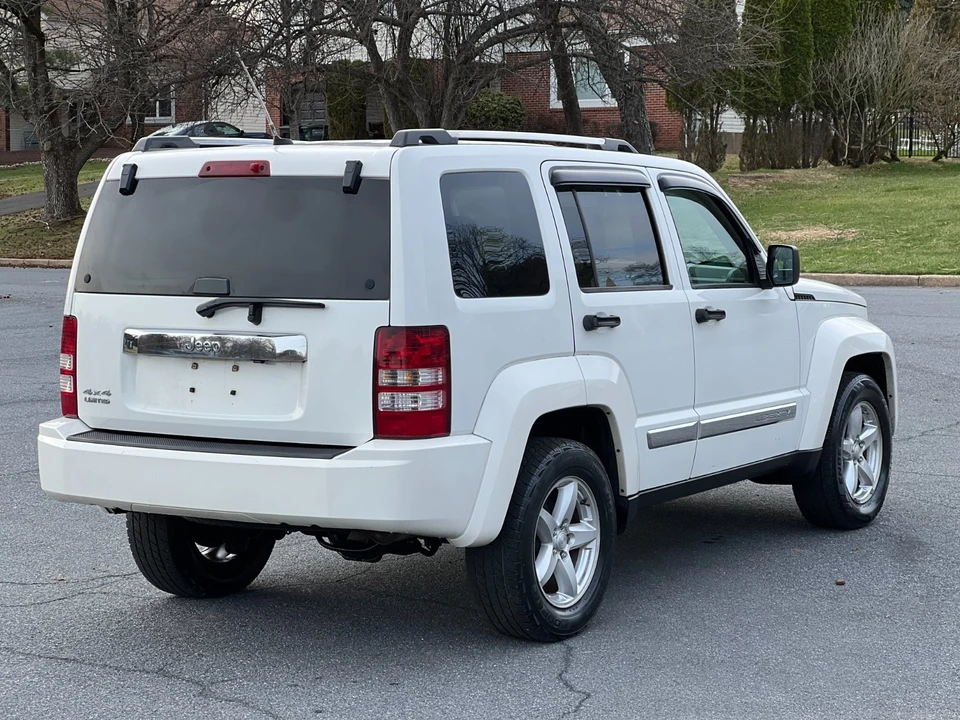 2010 Jeep KK Liberty - Image 8 of 21