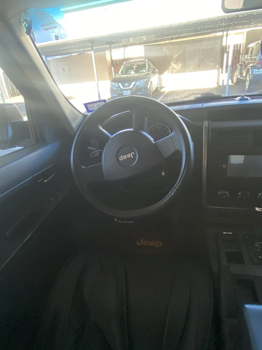 2010 Jeep KK Liberty - Image 10 of 20