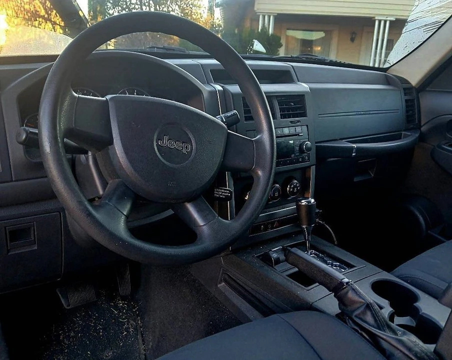 2010 Jeep KK Liberty - Image 6 of 14