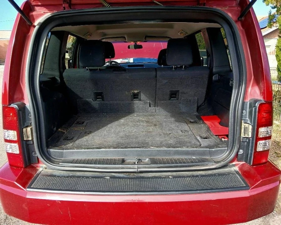 2010 Jeep KK Liberty - Image 9 of 14