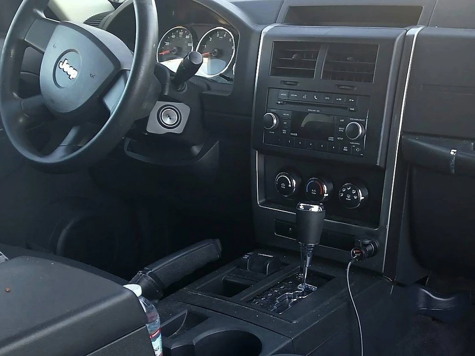 2010 Jeep KK Liberty - Image 7 of 14
