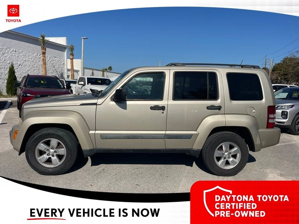 2010 Jeep KK Liberty - Image 2 of 10