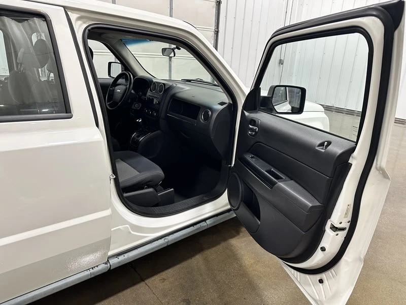 2010 Jeep Patriot - Image 17 of 21