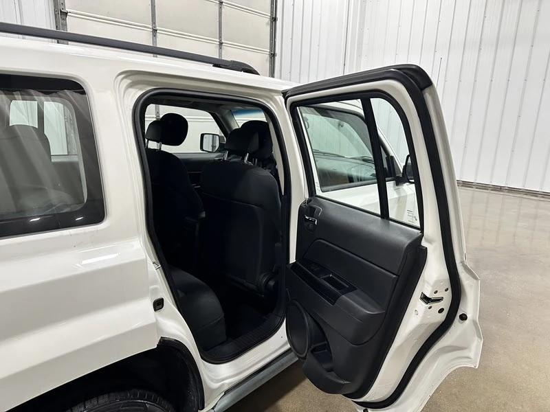 2010 Jeep Patriot - Image 15 of 21