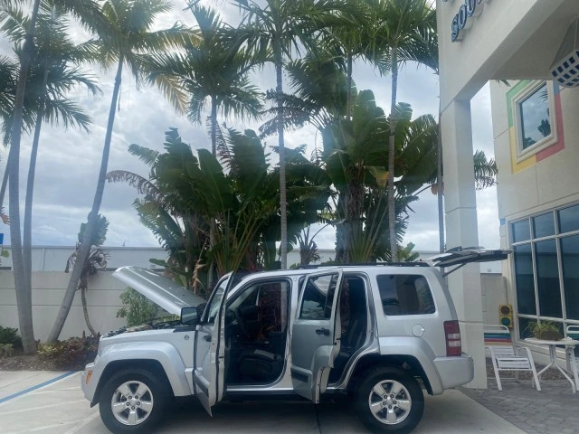 2010 Jeep KK Liberty - Image 9 of 21