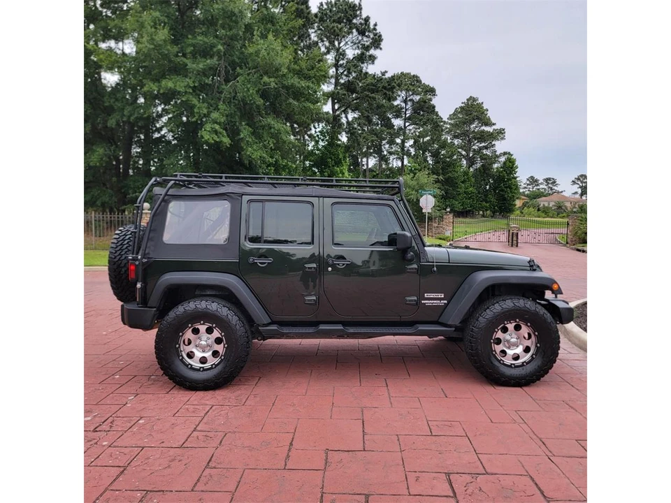 2010 Jeep JK Wrangler - Image 3 of 31