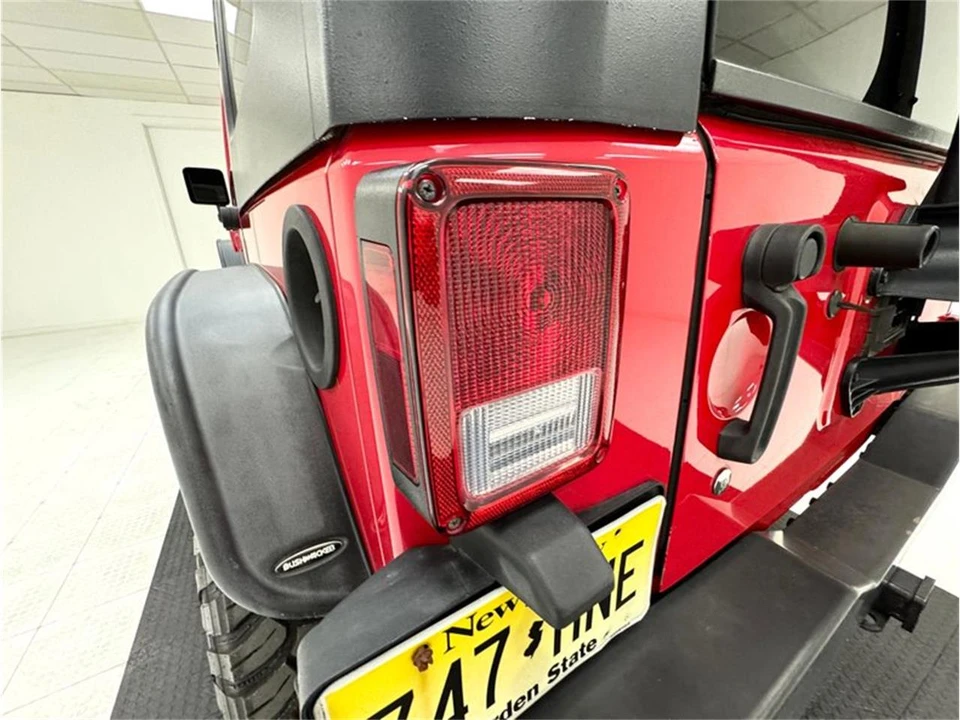 2010 Jeep JK Wrangler - Image 24 of 31