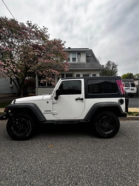 2010 Jeep Wrangler - Image 2 of 7