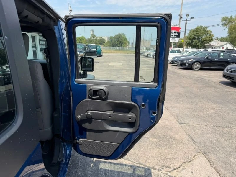 2010 Jeep JK Wrangler - Image 15 of 20