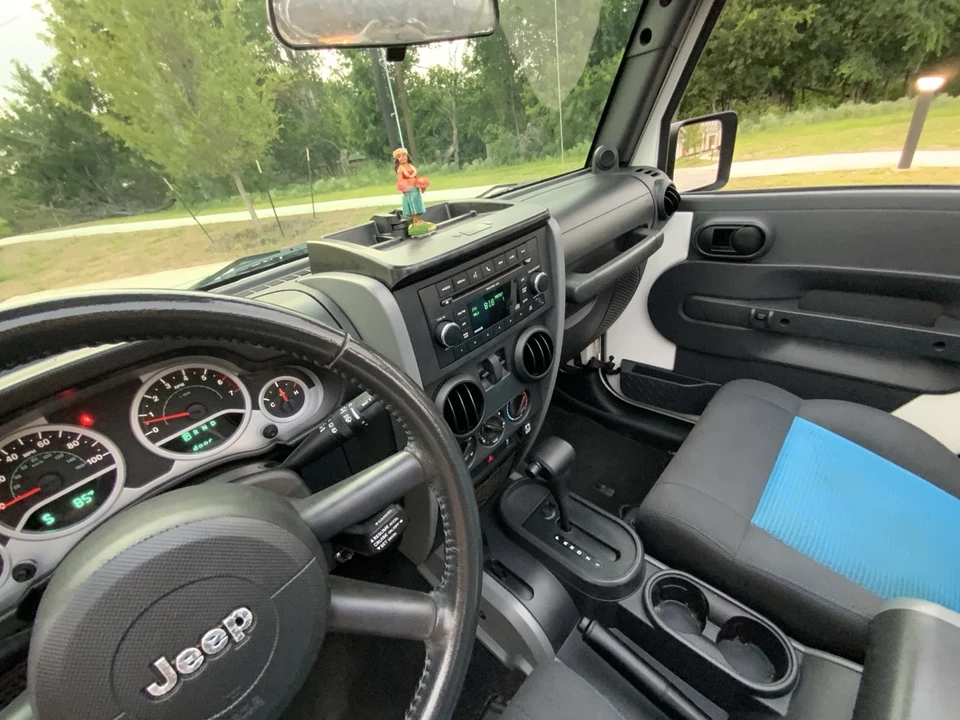 2010 Jeep JK Wrangler - Image 18 of 30