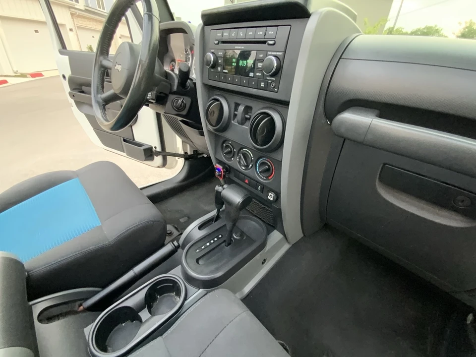 2010 Jeep JK Wrangler - Image 24 of 30