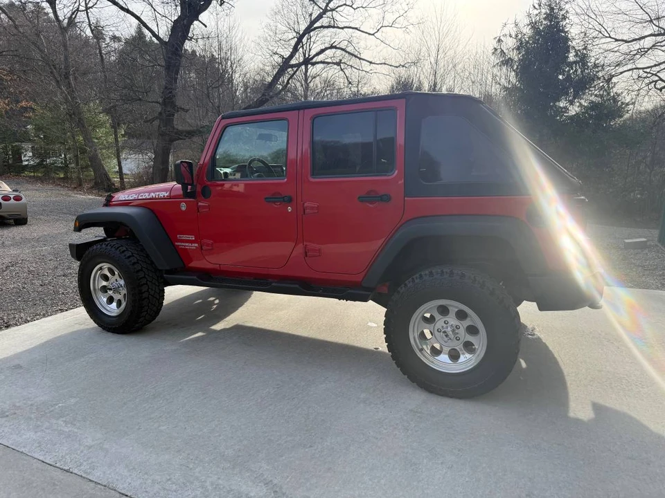 2010 Jeep JK Wrangler - Image 2 of 5