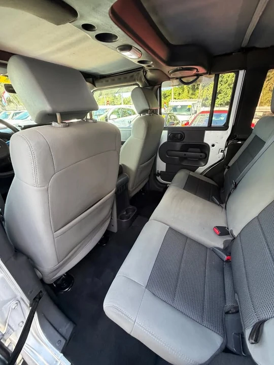 2010 Jeep JK Wrangler - Image 13 of 20