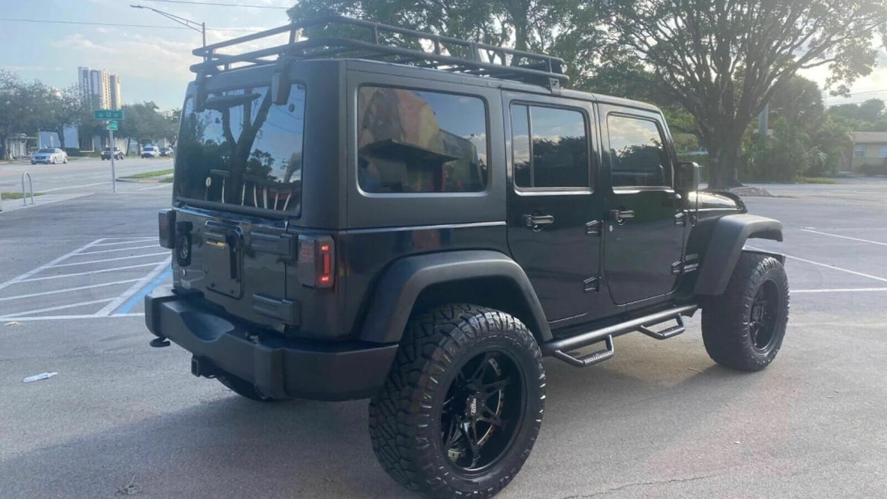 2010 Jeep JK Wrangler - Image 7 of 12