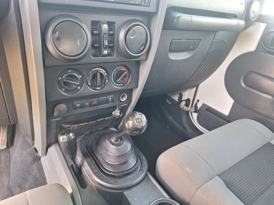 2010 Jeep JK Wrangler - Image 18 of 24