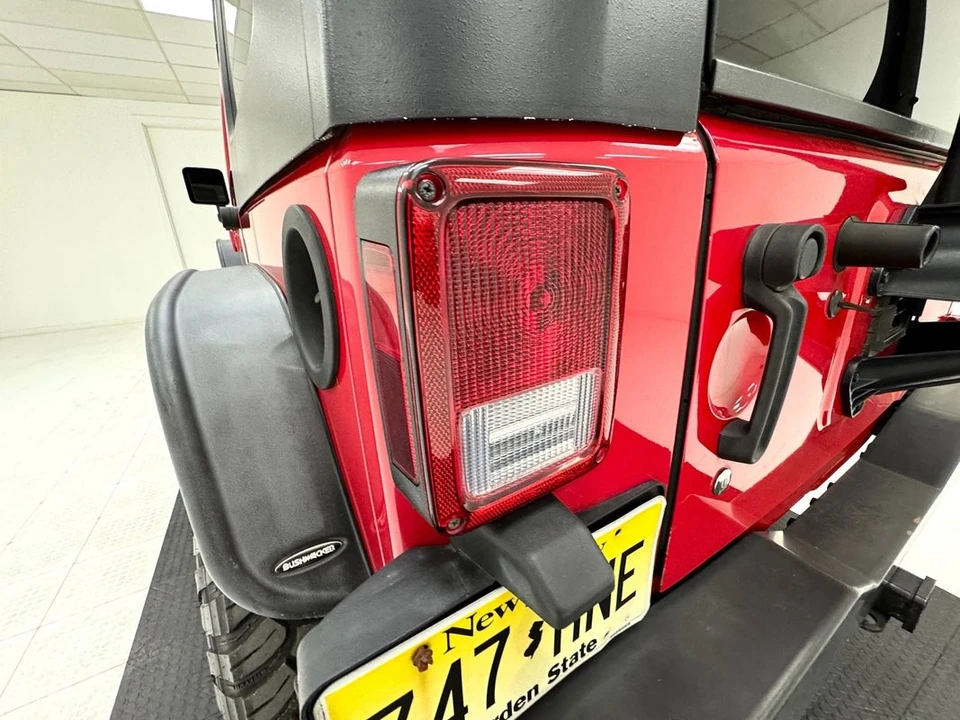 2010 Jeep JK Wrangler - Image 21 of 31