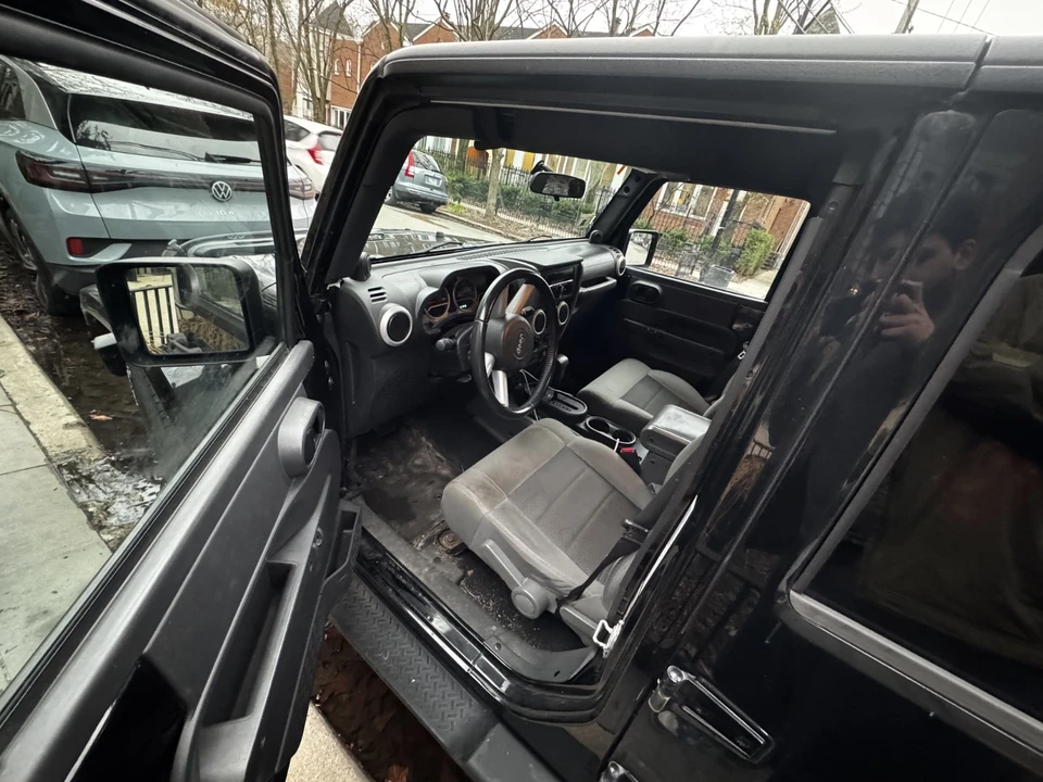 2010 Jeep JK Wrangler - Image 18 of 19