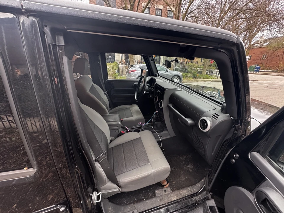 2010 Jeep JK Wrangler - Image 14 of 19