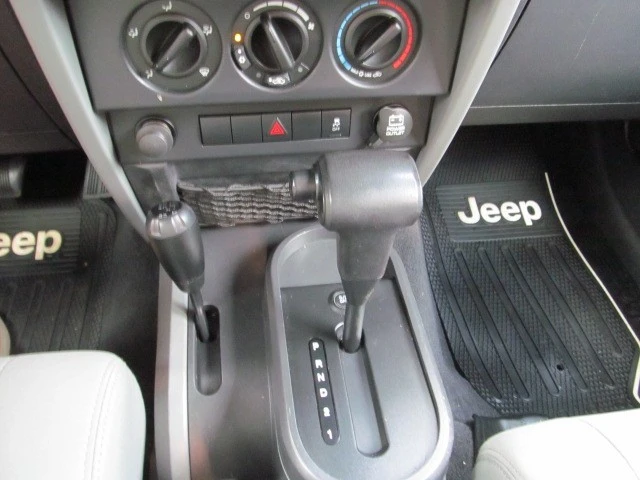 2010 Jeep JK Wrangler - Image 14 of 19