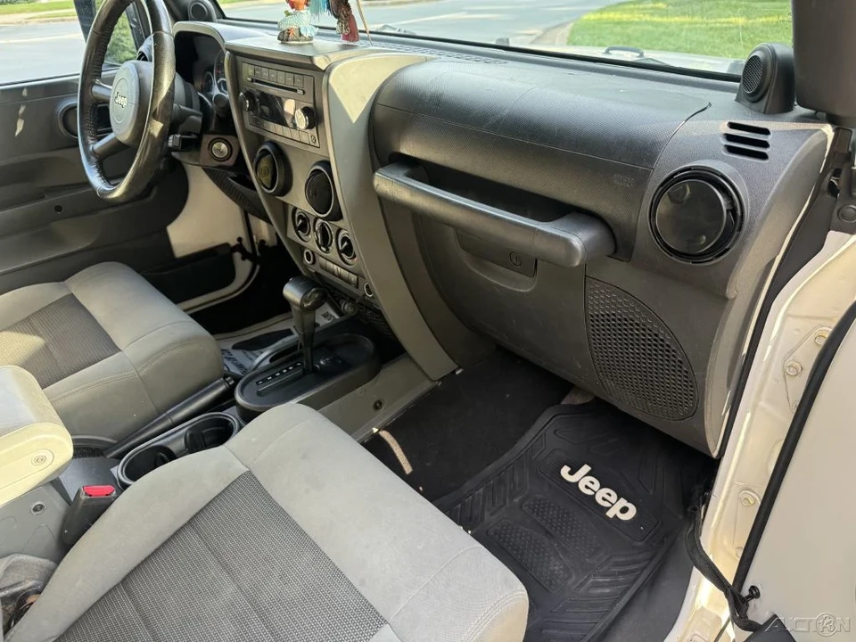 2010 Jeep JK Wrangler - Image 20 of 21