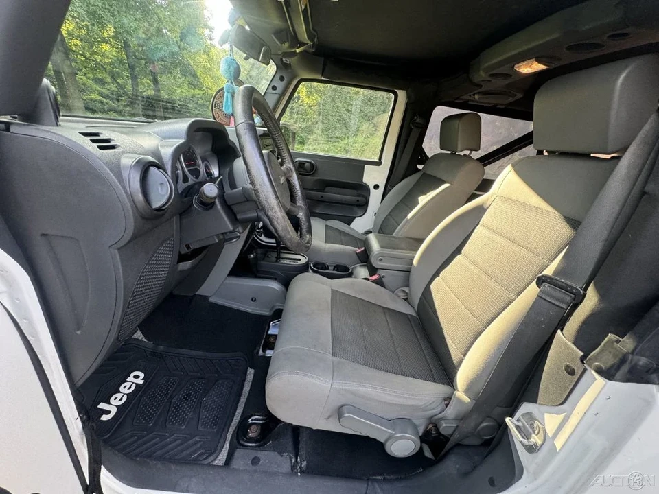 2010 Jeep JK Wrangler - Image 15 of 21