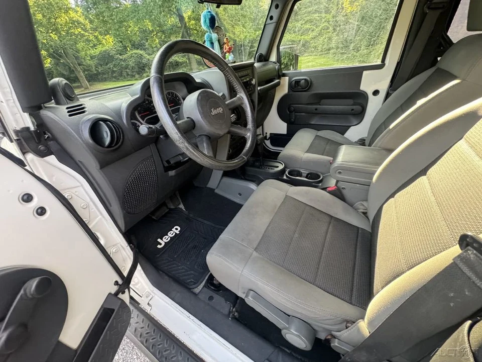 2010 Jeep JK Wrangler - Image 16 of 21