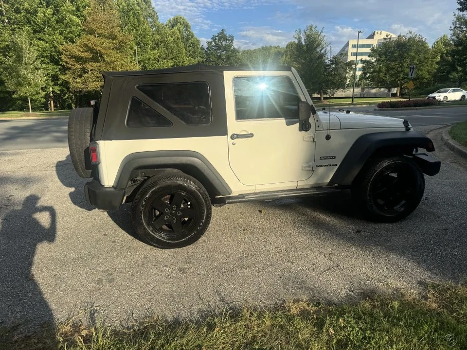 2010 Jeep JK Wrangler - Image 10 of 21