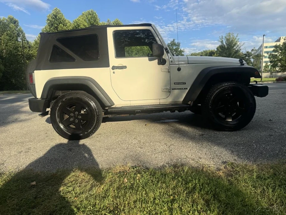 2010 Jeep JK Wrangler - Image 11 of 21