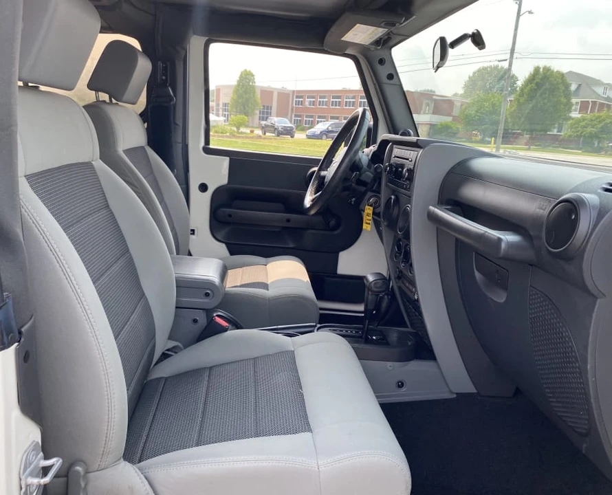 2010 Jeep JK Wrangler - Image 14 of 16
