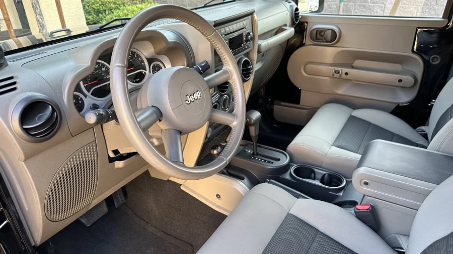 2010 Jeep JK Wrangler - Image 24 of 31