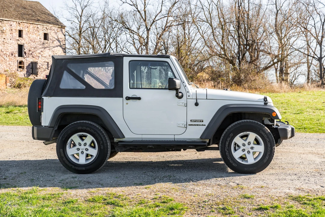 2010 Jeep JK Wrangler - Image 14 of 31