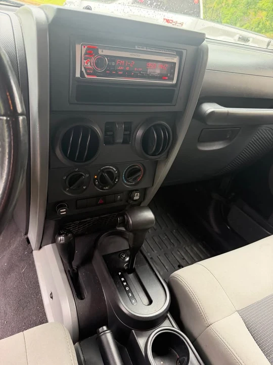 2010 Jeep JK Wrangler - Image 12 of 17