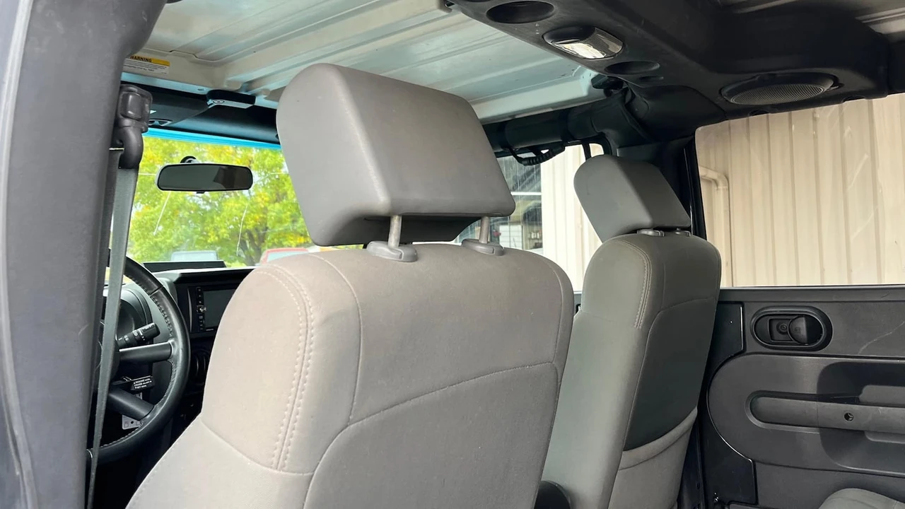 2010 Jeep JK Wrangler - Image 11 of 19