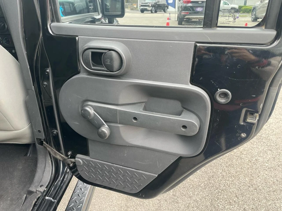 2010 Jeep JK Wrangler - Image 18 of 25