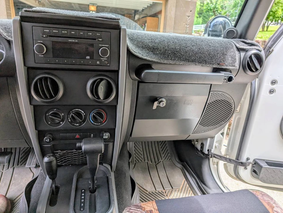 2010 Jeep JK Wrangler - Image 4 of 13