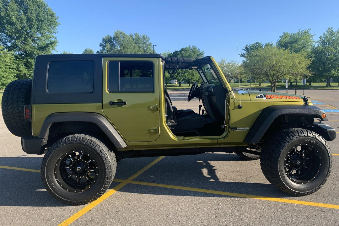 2010 Jeep JK Wrangler - Image 14 of 31